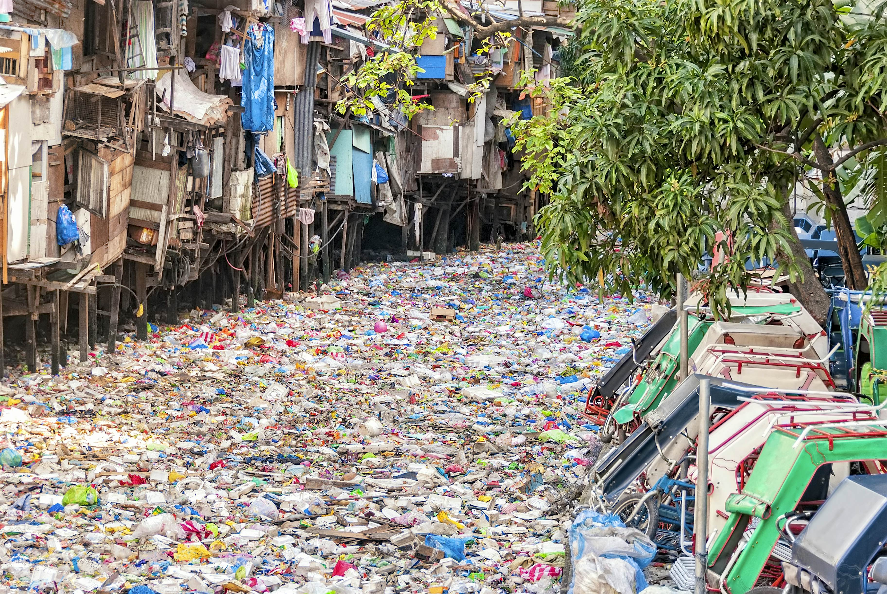 Philippines tackles its waste problem by building roads from recycled